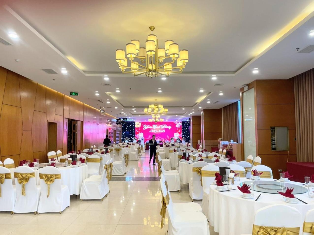Muong Thanh Cua Dong Hotel Vinh Buitenkant foto