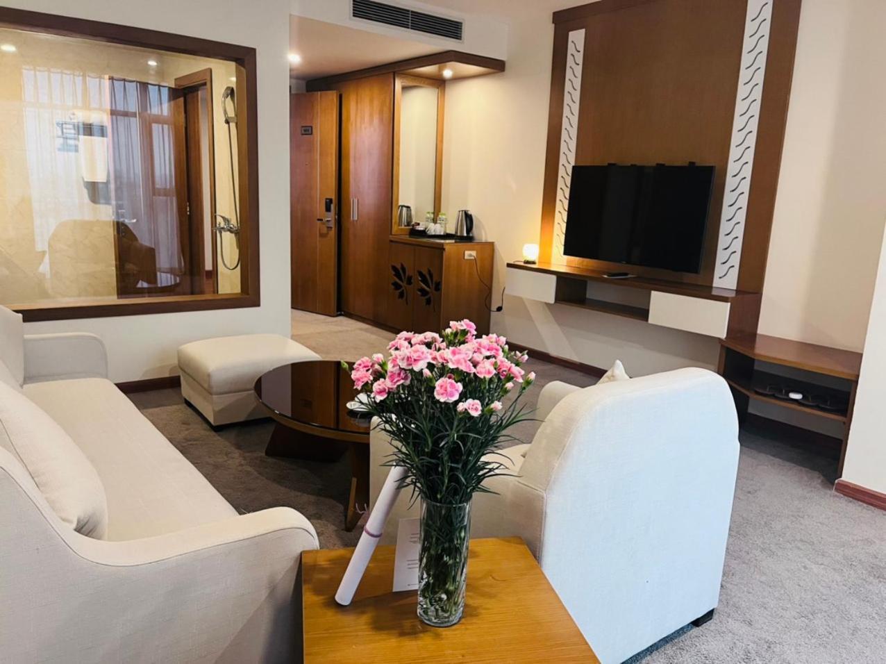 Muong Thanh Cua Dong Hotel Vinh Buitenkant foto